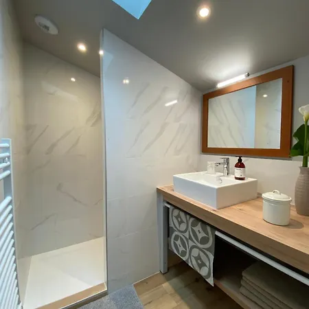 펜션 Maison 4 Personnes, Jardin, Piscine La Rochelle *